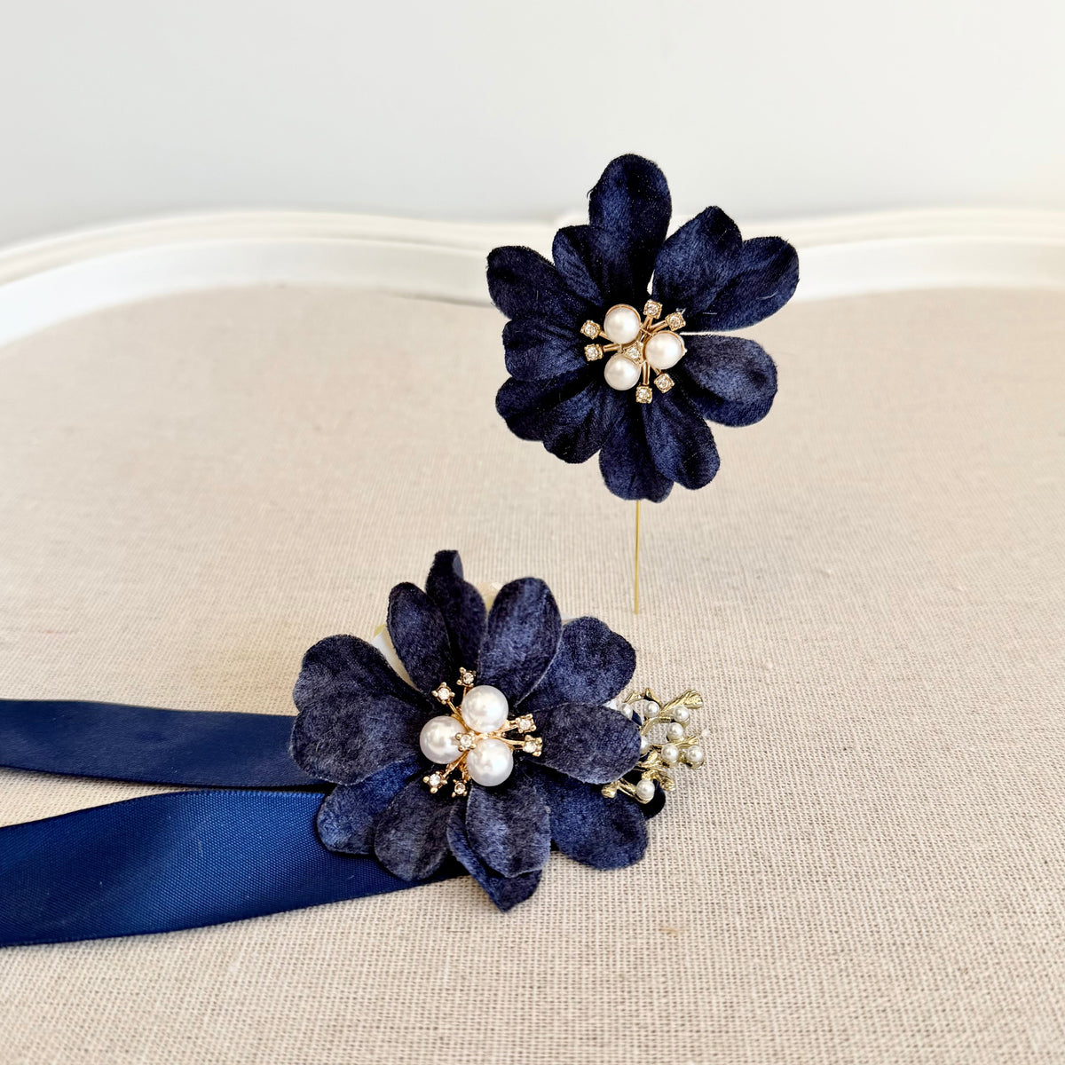 Navy Blue Prom Corsage Set, Wedding Corsages, Wrist Corsage, Bridesmaids Corsage, Bridal Bracelets Boutonniere