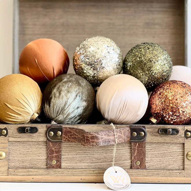 BULK CHRISTMAS ORNAMENTS