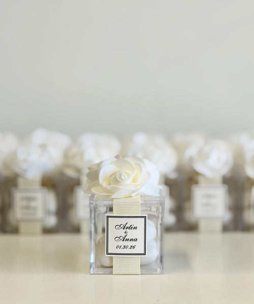 5 pcs Wedding Favors Candy Boxes, Wedding Favors for Guests, White Wedding Party Favors, Personalized Wedding Gifts, Custom Quinceañera Gift