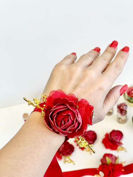 Red Corsage and Boutonnières Set, Wedding Wrist Corsage, Bridesmaids Corsage, Bridal Bracelets, Prom Flower, Mother of Bride Corsage