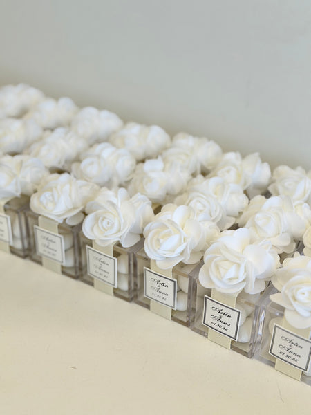 5 pcs Wedding Favors Candy Boxes, Wedding Favors for Guests, White Wedding Party Favors, Personalized Wedding Gifts, Custom Quinceañera Gift