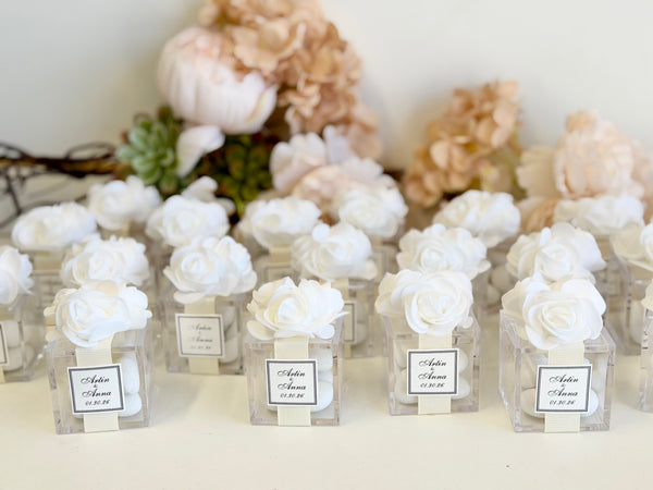5 pcs Wedding Favors Candy Boxes, Wedding Favors for Guests, White Wedding Party Favors, Personalized Wedding Gifts, Custom Quinceañera Gift