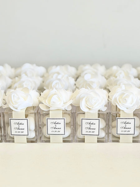 5 pcs Wedding Favors Candy Boxes, Wedding Favors for Guests, White Wedding Party Favors, Personalized Wedding Gifts, Custom Quinceañera Gift