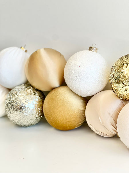9 pcs Luxury Gold & White Christmas Ornaments, Mix of Velvet Satin Glitter Textured Balls, Elegant Holiday Tree Decorations, Christmas Gifts