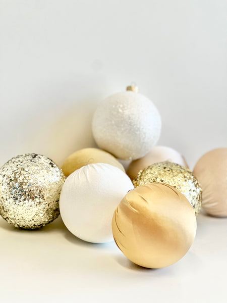 9 pcs Luxury Gold & White Christmas Ornaments, Mix of Velvet Satin Glitter Textured Balls, Elegant Holiday Tree Decorations, Christmas Gifts