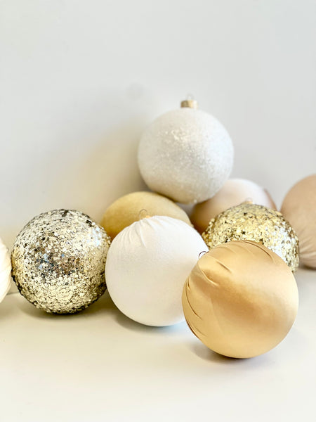 9 pcs Luxury Gold & White Christmas Ornaments, Mix of Velvet Satin Glitter Textured Balls, Elegant Holiday Tree Decorations, Christmas Gifts