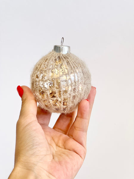 Beige Knit Christmas Ornaments Set of 6, Yarn Wrapped Balls, Gold Glitter Holiday Tree Decor, Neutral Rustic Baubles
