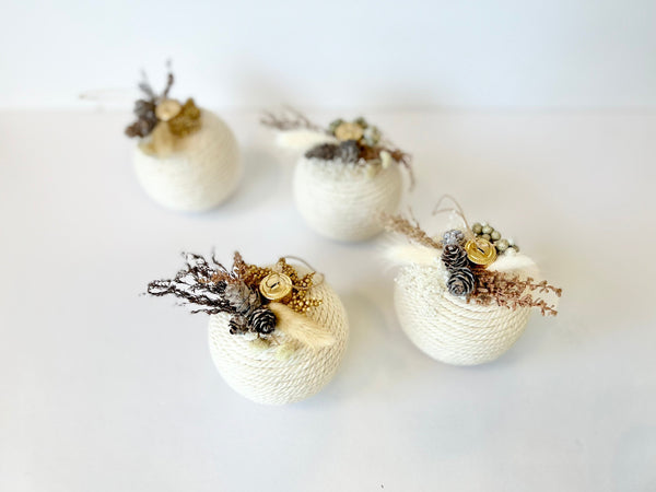 Rustic Yarn Christmas Ornaments Set of 4, Handmade Wrapped Balls, 3.15 Inch Farmhouse Holiday Tree Decor, Gift Set