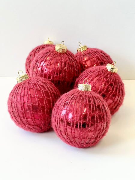 Knit Christmas Ball Ornament: Yarn & Glitter Decoration