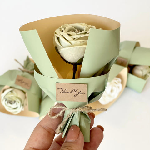 10 Wedding favors for guests, Wedding favors, Mini bouquets,  Saga green favors, Baby shower, Personalized favors, Rustic favors