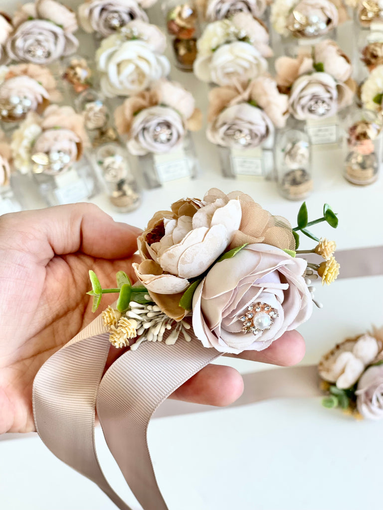 Bride Show Her Wedding Bouquet To Bridesmaids With Flower Bracelets Stock  Photo, Picture and Royalty Free Image. Image 66285259.