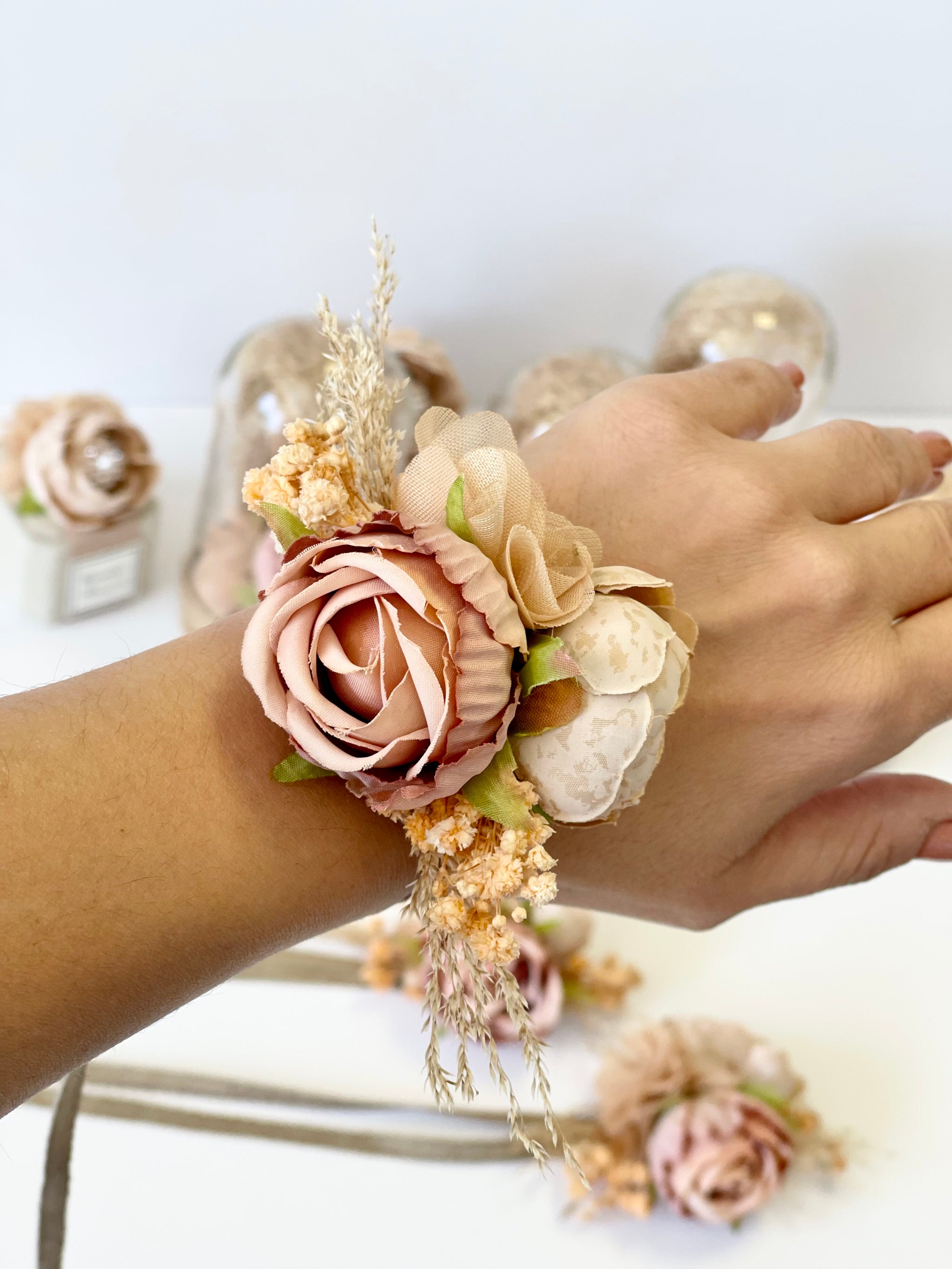 corsage for rose gold dress Prom and Boutonniere Set, Wedding Wrist Corsage, Rustic Old Corsage, Old Pink Wrist Corsage, Boho Bridesmaids Corsage, Bridal Bracelets Embroidered velvet dress