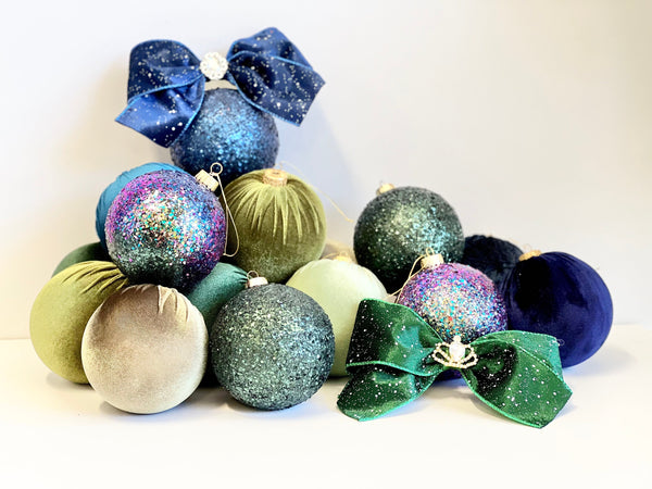 Chameleon Christmas Ornament, Christmas Ball, Handmade Christmas Decorations, Christmas Gift, Custom Christmas Balls, Green Glitter Balls